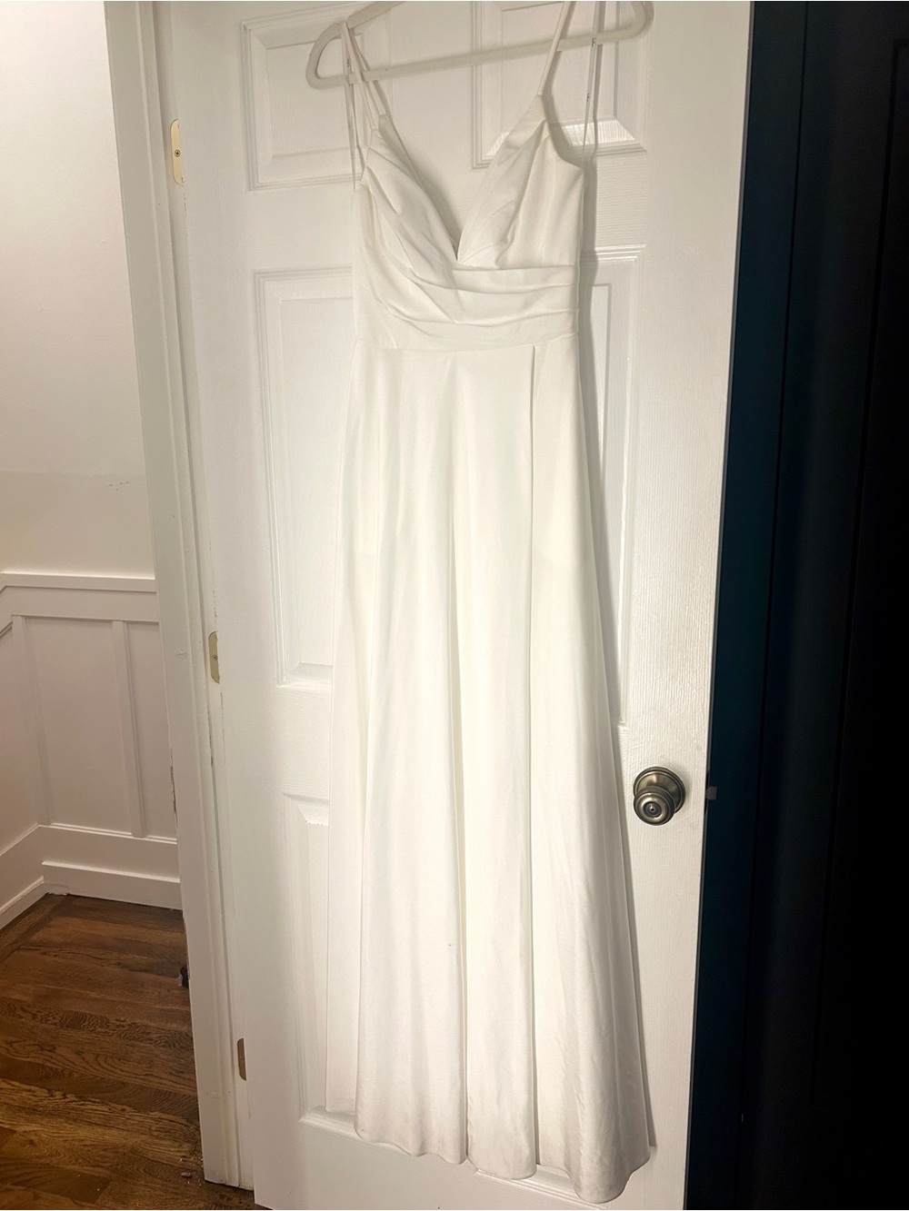 Lulus White Sleeveless V-Neck Wedding Gown